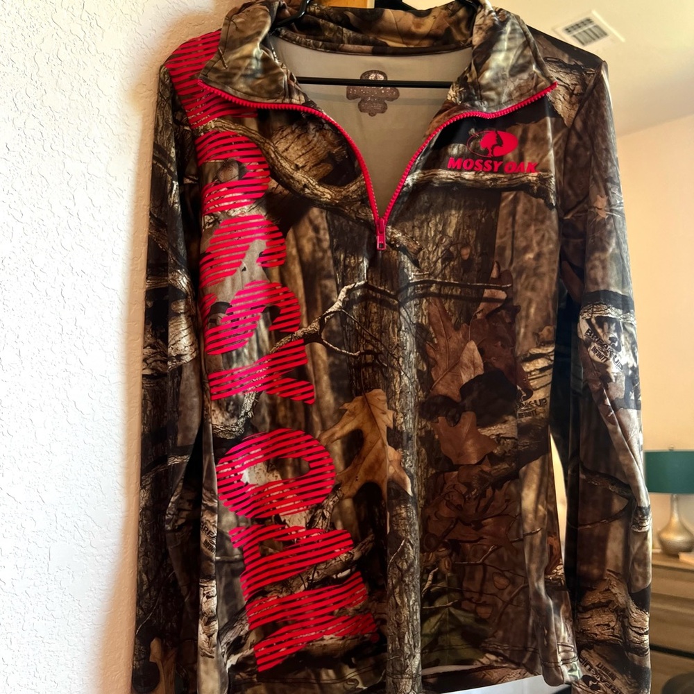 Mossy Oak Camo Pullover with Bright Pink Accents